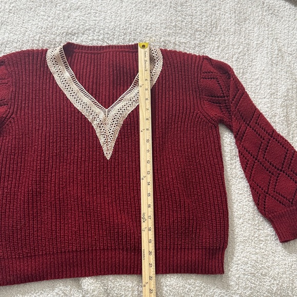 V-Neck Burgundy Knit Sweater with Contrast Trim Sz S - Picture 7 of 7